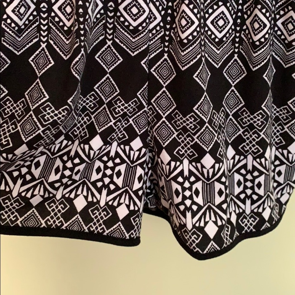 Geometric pattern romper - Picture 5 of 5